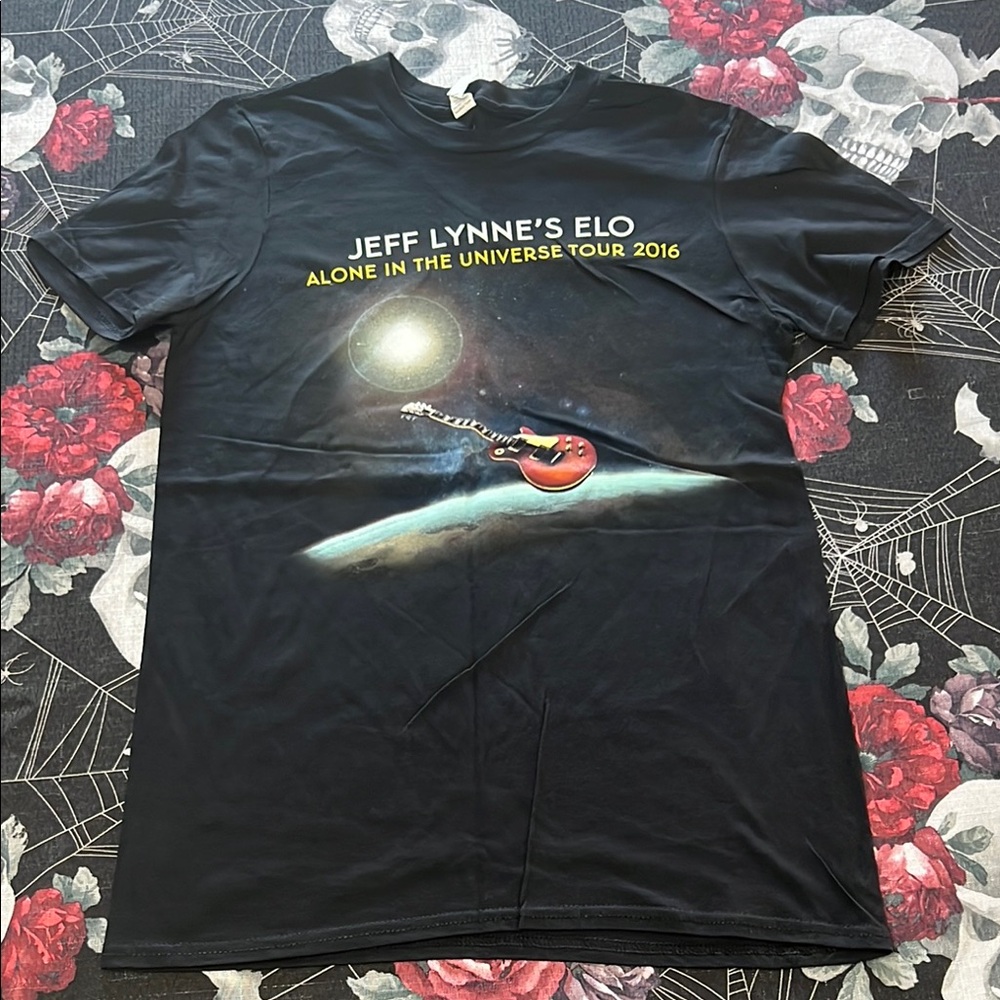 NWOT JEFF LYNNE’S ELO ALONE IN THE UNIVERSE TOUR 2016 BLACK WOMENS T-SHIRT SZ S - Picture 1 of 3